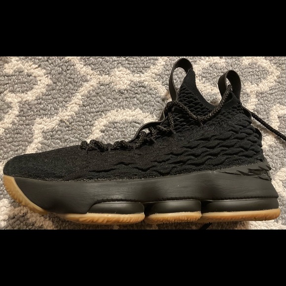 Nike Lebron 15 black gum